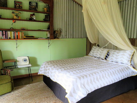 Fig Tree Retro Studio - Accommodation VIC 4