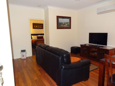 Hahndorf Oak Tree Cottages - Accommodation VIC 1