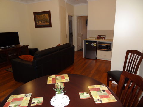 Hahndorf Oak Tree Cottages - Accommodation VIC 4