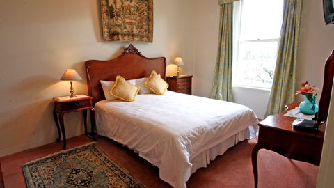 Feathers Hotel - Accommodation VIC 0