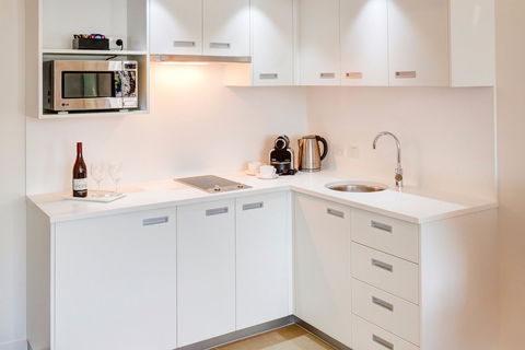 Mantra Charles Hotel - Accommodation VIC 6