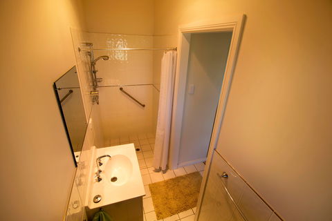 Pelican Perch Retreat - Accommodation VIC 7