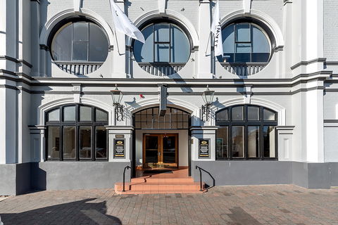 The Cornwall Historic Hotel - Accommodation VIC 1