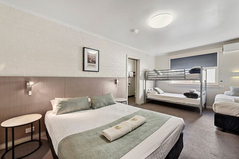 The Cornwall Historic Hotel - Accommodation VIC 5