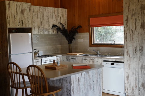 Tiandi Wildlife Sanctuary Farm Stay - Jambalaya Cottage - Accommodation VIC 3