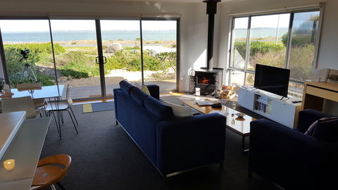 Coorong Waterfront Retreat - Accommodation VIC 0