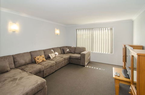 Fairway Isle - Accommodation VIC 6