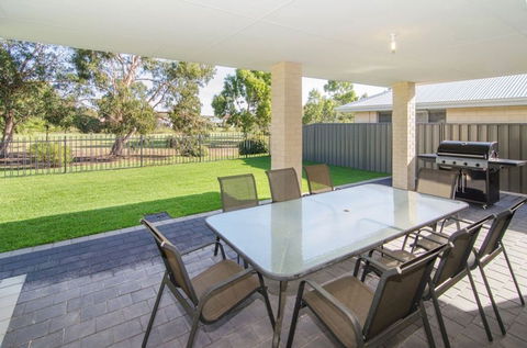 Fairway Isle - Accommodation VIC 8