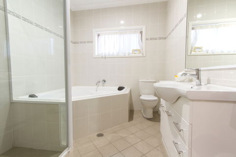 Harvest Lodge - Accommodation VIC 7