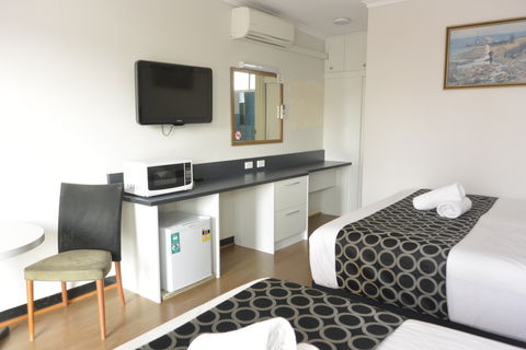Queanbeyan Motel - Accommodation VIC 3