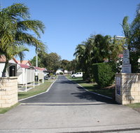 Sarina Palms Caravan Village - Accommodation VIC