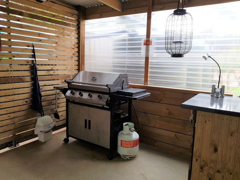 Sunset Sippers - Accommodation VIC 7