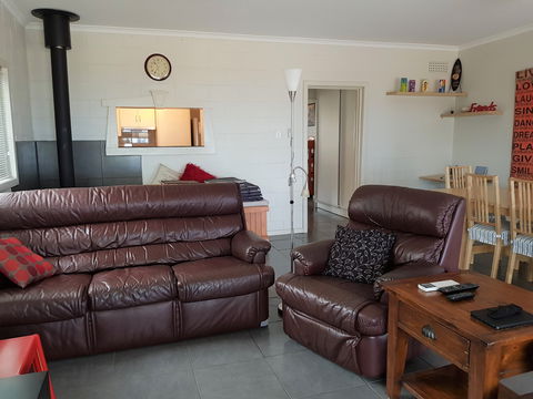 Sunset Sippers - Accommodation VIC 9