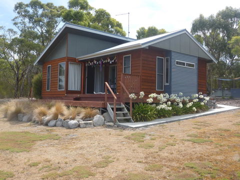 Yakkalla Holiday Cottage - Accommodation VIC 1
