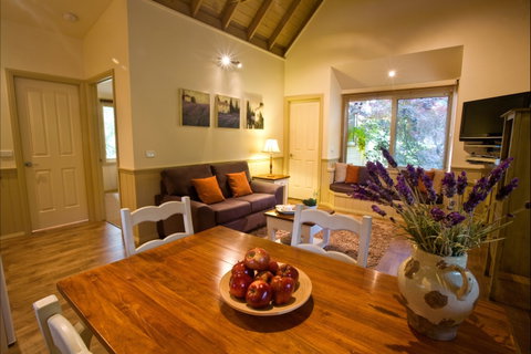 Autumn Abode Cottages - Accommodation VIC 0