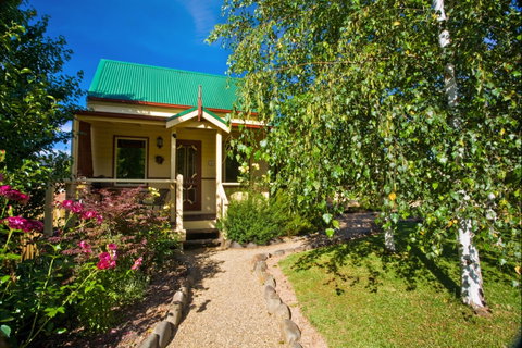 Autumn Abode Cottages - Accommodation VIC 2