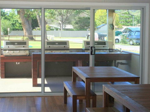 Lake Conjola Waterfront Holiday Park - Accommodation VIC 2