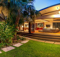 Pavilion Two at Broken Head - exclusive beachfront - Accommodation VIC