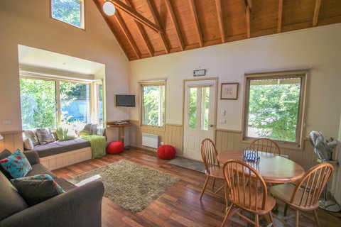 Alpine Arnica Cottages - Accommodation VIC 0