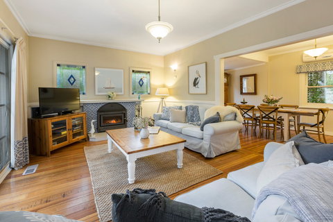 Blue Moon Cottages - Accommodation VIC 0