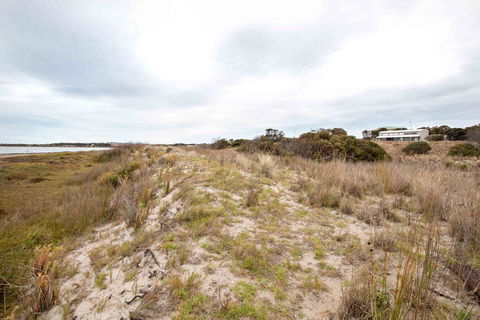 Coorong Aurora - Breathtaking Waterfront Escape - Accommodation VIC 1