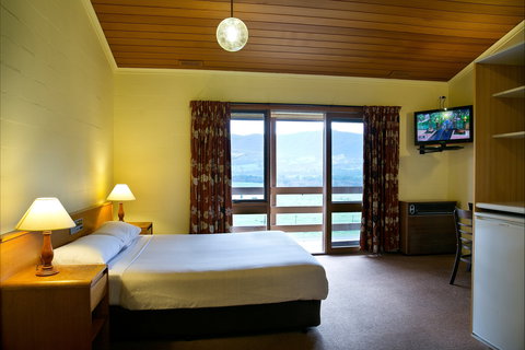 Mountain Creek Motel Bar And Restaurant - Accommodation VIC 1