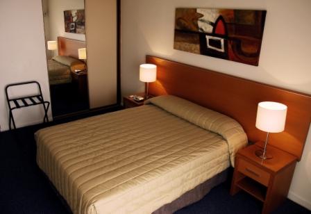 Metro Hotel & Apartments Gladstone - Accommodation VIC 1