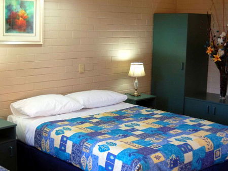 Dongara Hotel Motel - Accommodation VIC 1
