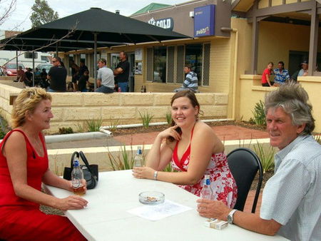 Dongara Hotel Motel - Accommodation VIC 2