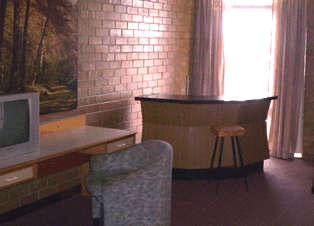 Red Castle Motor Inn - Accommodation VIC