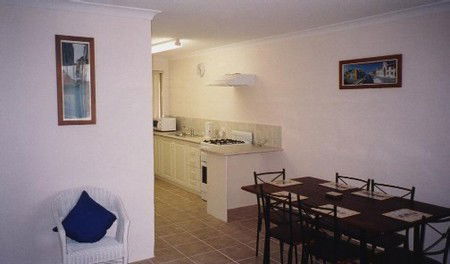 JJ's Holiday Cottages - Butler Street - Accommodation VIC 2
