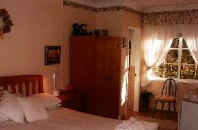 Russells Bed And Breakfast - Accommodation VIC 1