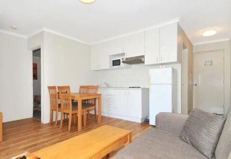 Comfort Inn Crest Mandurah Motel & Apartments - Accommodation VIC 3