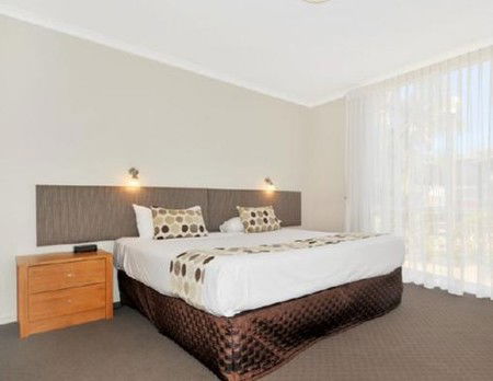 Comfort Inn Crest Mandurah Motel & Apartments - Accommodation VIC 4