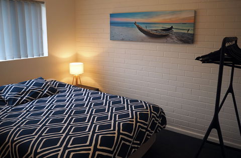 Budget Apartments Como South Perth - Accommodation VIC 4