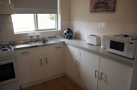 Budget Apartments Como South Perth - Accommodation VIC 5