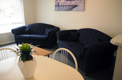 Budget Apartments Como South Perth - Accommodation VIC 6