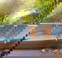 Adelaide Hills Retreats - The Nest - Accommodation VIC