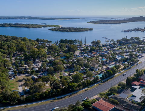 Blue Dolphin Holiday Resort - Accommodation VIC 0