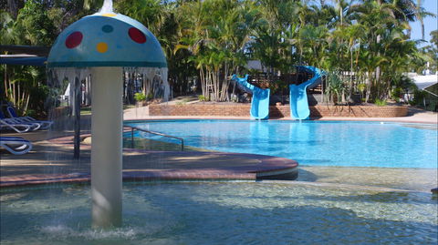 Blue Dolphin Holiday Resort - Accommodation VIC 1