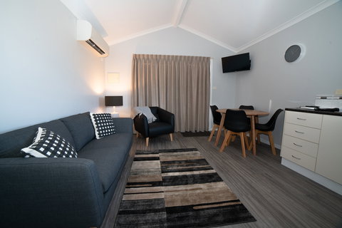 Bridport Beach Cottages - Accommodation VIC 1