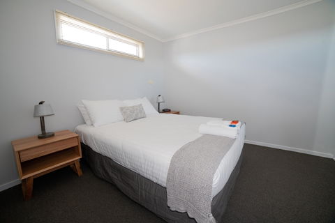 Bridport Beach Cottages - Accommodation VIC 2