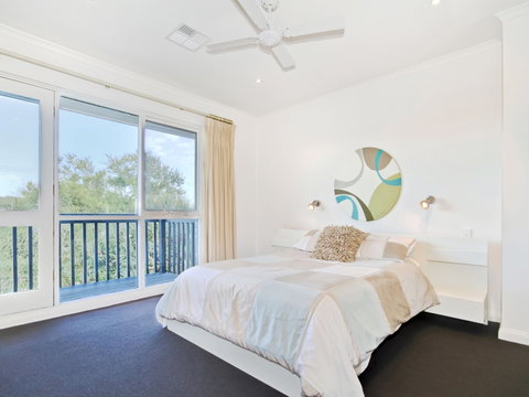 Century 21 SouthCoast: Tennis Elbow - Accommodation VIC 2