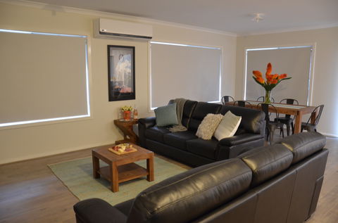 Falls Cottage Whitfield - Accommodation VIC 2