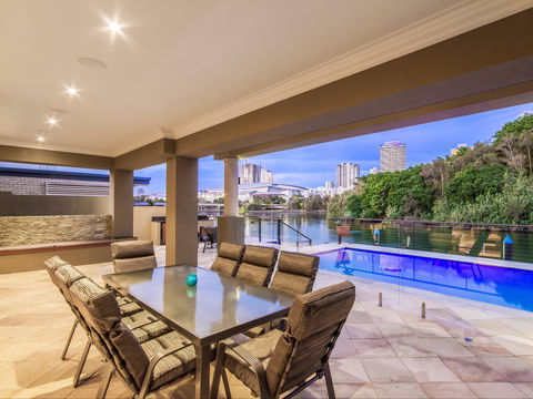 Lakeland Keys Broadbeach - Vogue Holiday Homes - Accommodation VIC 1