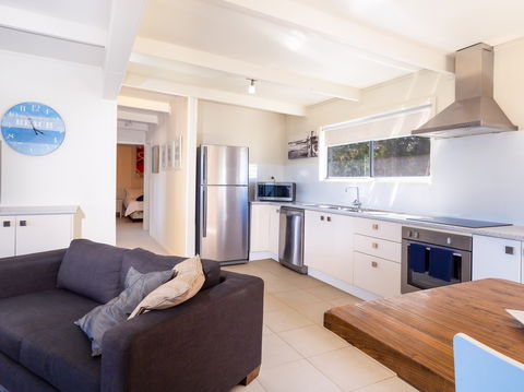 Seaview Getaway | Dunbogan - Accommodation VIC 1