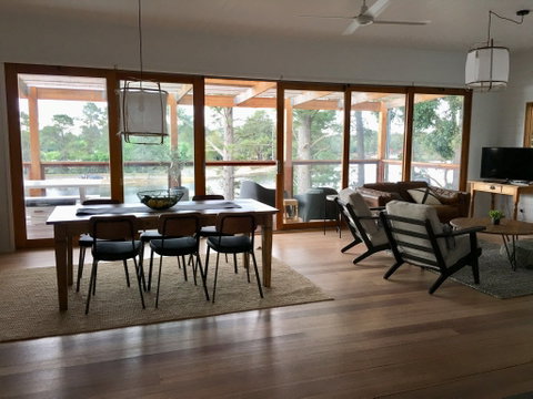 The Lakehouse Beechworth - Accommodation VIC 2