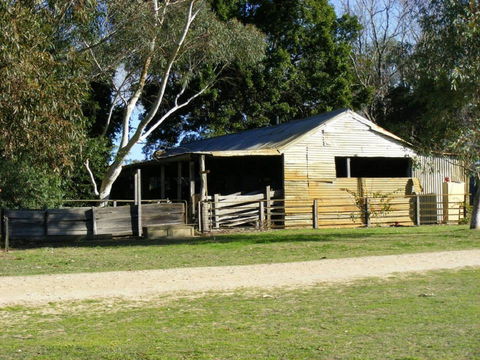 Willowbrook Farm Caravan Park - Accommodation VIC 0