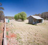 Brackens Hut - Accommodation VIC