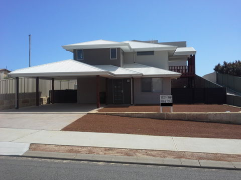 Cozzys Condo Luxury Beach House - Accommodation VIC 0